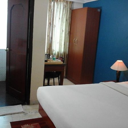 Hotel Pigeon International Бангалор Экстерьер фото